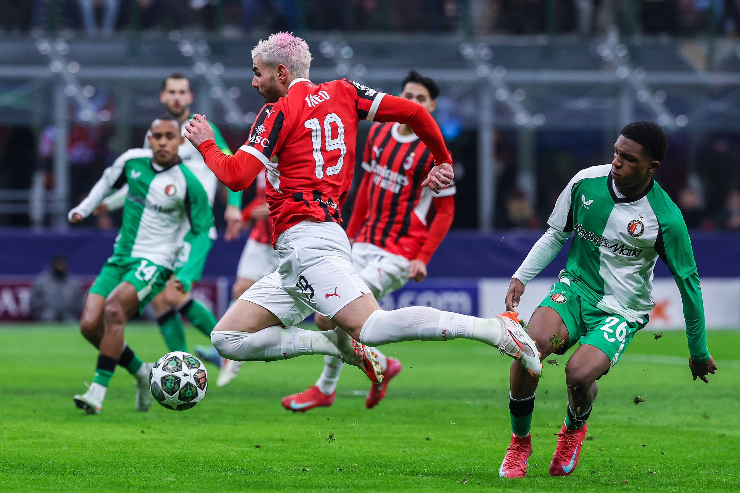 爱游戏体育-关于转折点国际米兰战术微调；荷甲冲刺阶段攻防权衡；底气十足；年轻球员得到机会的信息